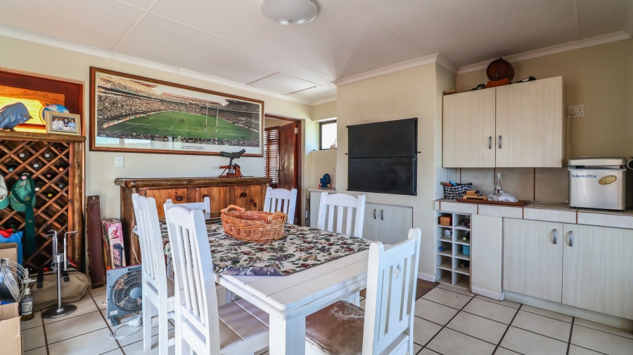 5 Bedroom Property for Sale in Stilbaai Wes Western Cape